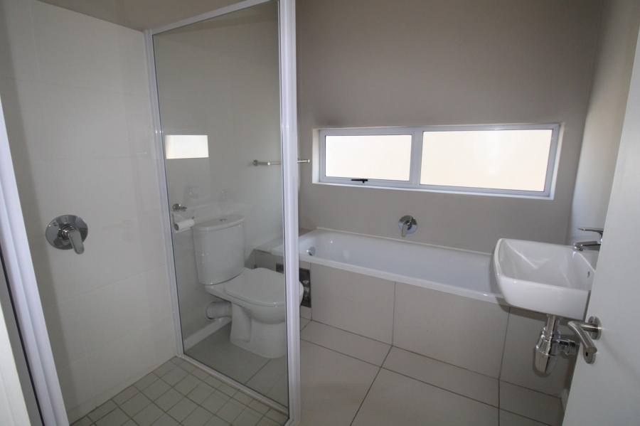 2 Bedroom Property for Sale in Somerset Lakes Western Cape